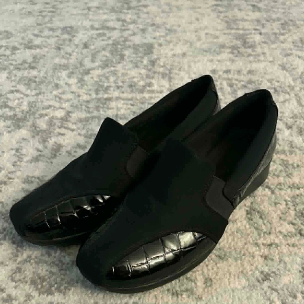Clark Slip On Loafer Women Shoes Size 8.5